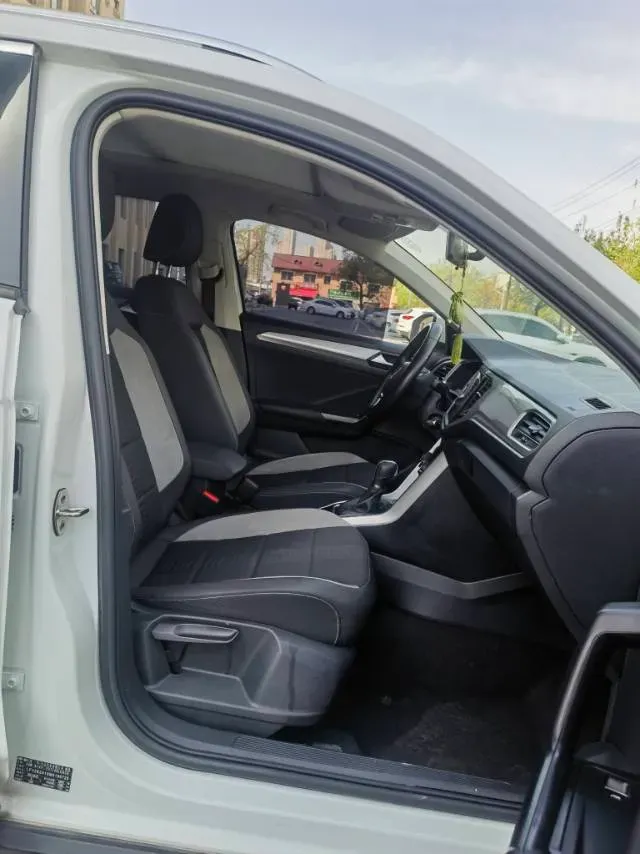 2021 Volkswagen T-Roc 1.4T 150HP L4 7DCT,autocango,china used car exporter,china ev exporter,chinese used car exporter,chinese used ev exporter