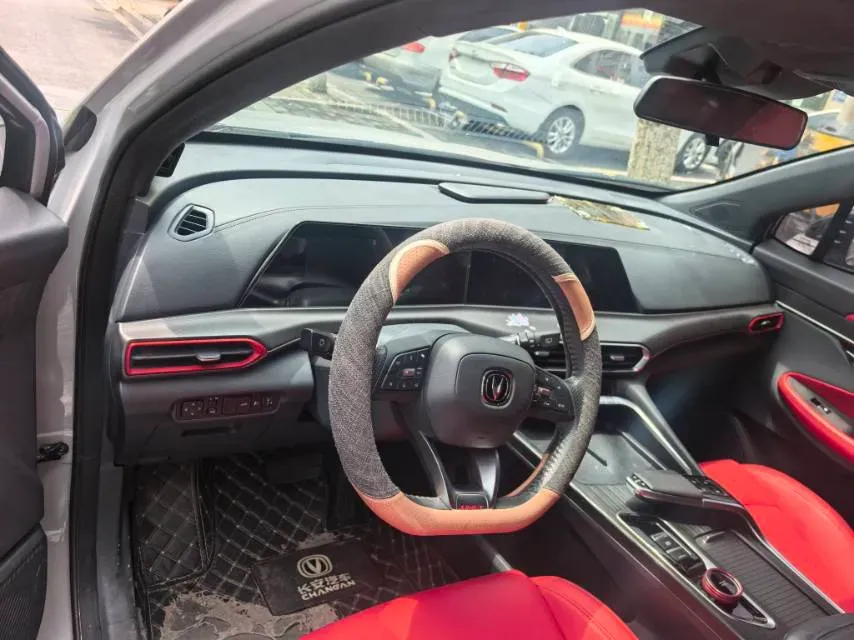 2020 ChangAn UNI-T 1.5T 180HP L4 7DCT,autocango,china used car exporter,china ev exporter,chinese used car exporter,chinese used ev exporter