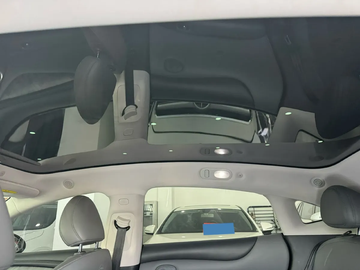 2024 IM L6 BEV 100KWH,autocango,china used car exporter,china ev exporter,chinese used car exporter,chinese used ev exporter