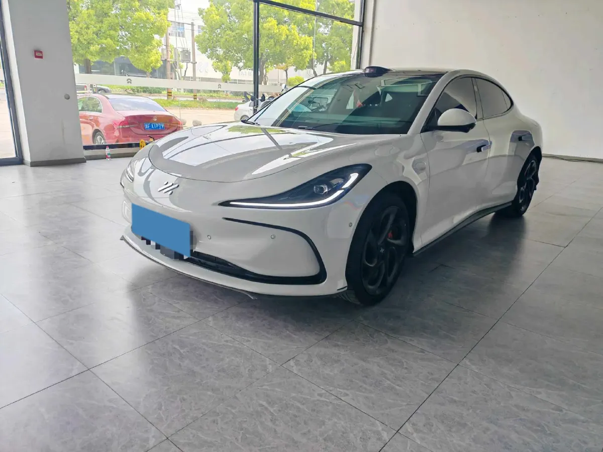 2024 IM L6 BEV 100KWH,autocango,china used car exporter,china ev exporter,chinese used car exporter,chinese used ev exporter