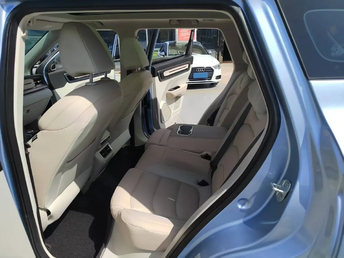 2023 Geely ICON 1.5T 181HP L4 7DCT,autocango,china used car exporter,china ev exporter,chinese used car exporter,chinese used ev exporter