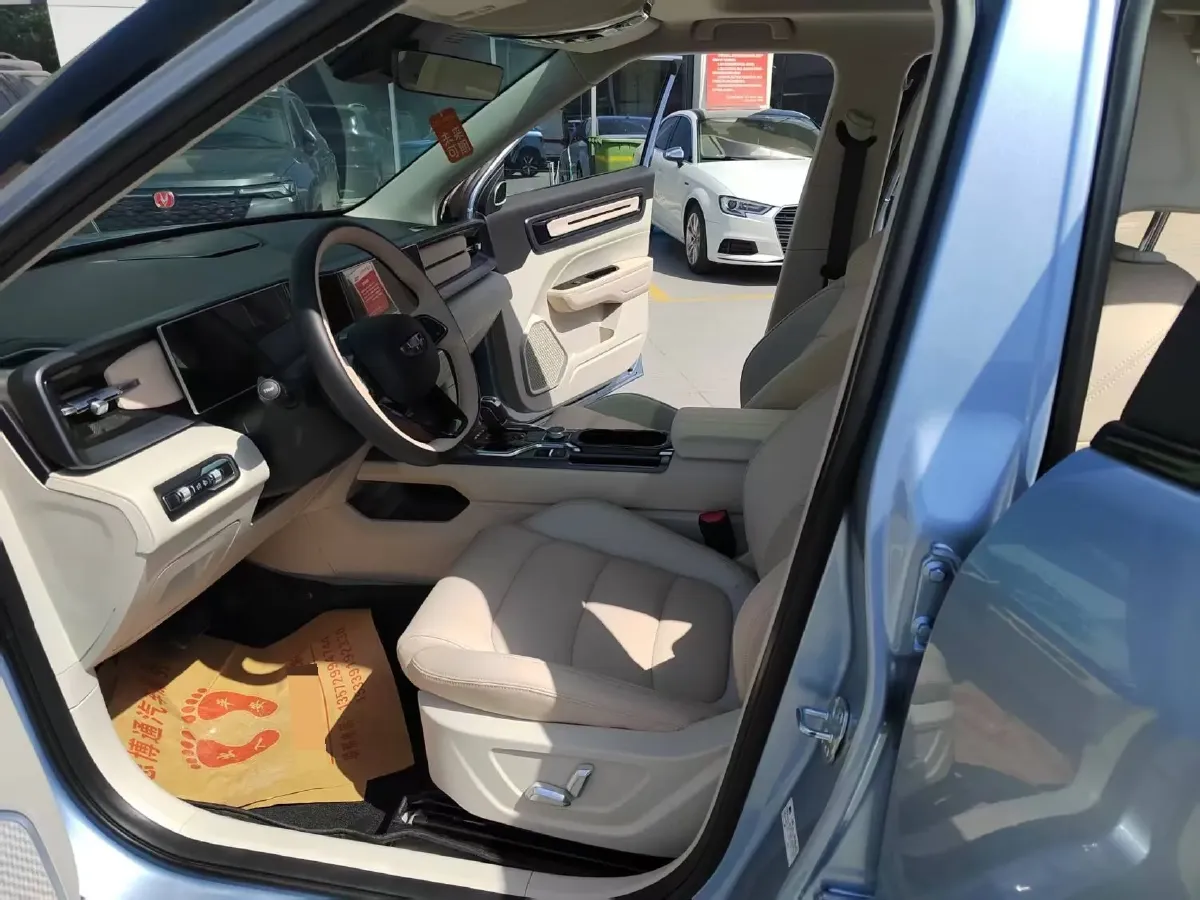 2023 Geely ICON 1.5T 181HP L4 7DCT,autocango,china used car exporter,china ev exporter,chinese used car exporter,chinese used ev exporter