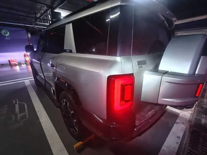 2025 FangChengBao Bao 8 2.0T 245HP L4 E-CVT PHEV 36.8KWH,autocango,china used car exporter,china ev exporter,chinese used car exporter,chinese used ev exporter