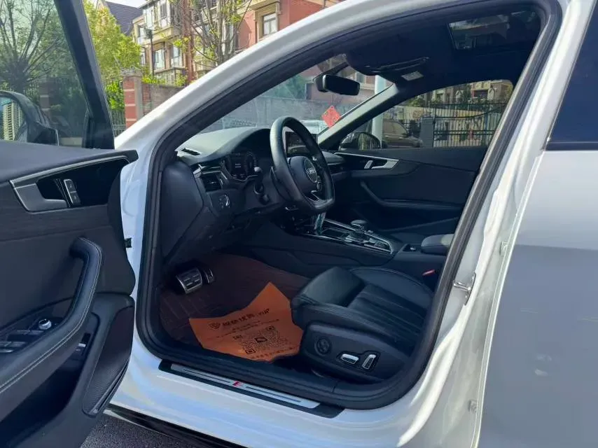 2024 Audi A4L 2.0T 190HP L4 7DCT,autocango,china used car exporter,china ev exporter,chinese used car exporter,chinese used ev exporter