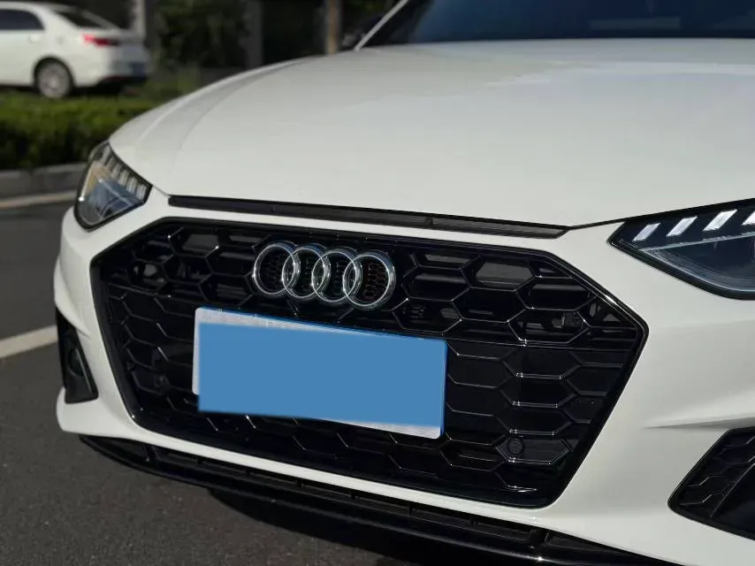 2024 Audi A4L 2.0T 190HP L4 7DCT,autocango,china used car exporter,china ev exporter,chinese used car exporter,chinese used ev exporter