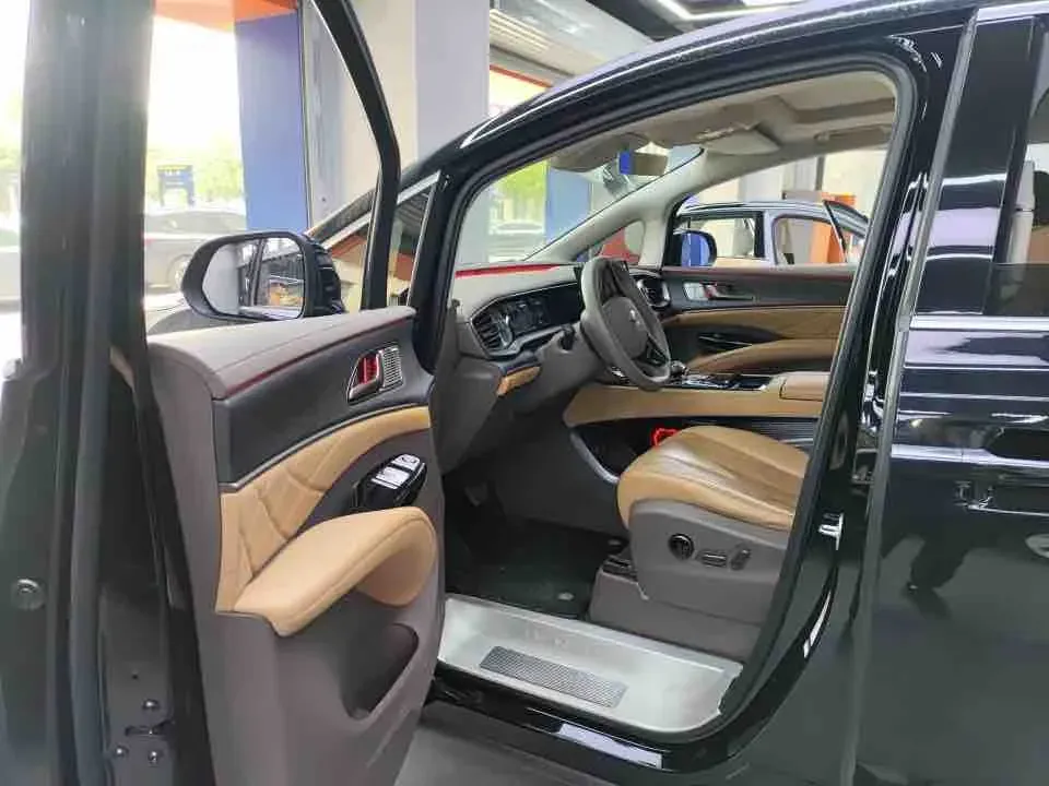 2022 Mercedes-Benz GLC Class 2.0T 197HP L4 9AT,autocango,china used car exporter,china ev exporter,chinese used car exporter,chinese used ev exporter