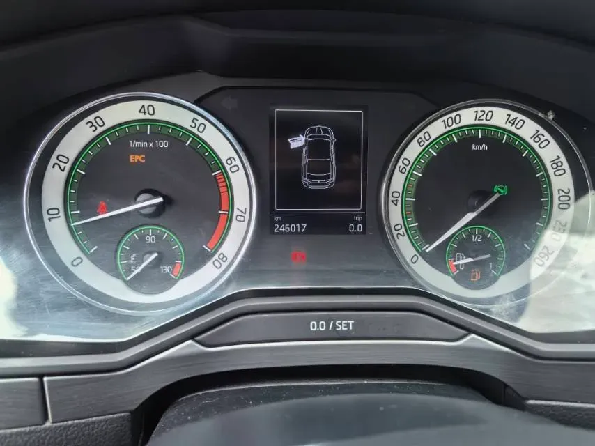 2018 Skoda Superb 1.8T 180HP L4 7DCT,autocango,china used car exporter,china ev exporter,chinese used car exporter,chinese used ev exporter