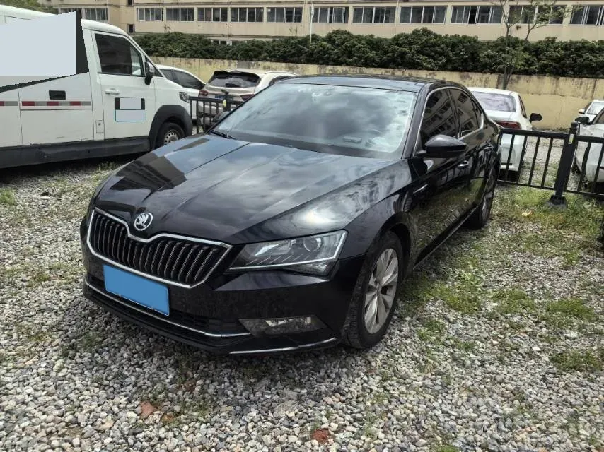 2018 Skoda Superb 1.8T 180HP L4 7DCT,autocango,china used car exporter,china ev exporter,chinese used car exporter,chinese used ev exporter