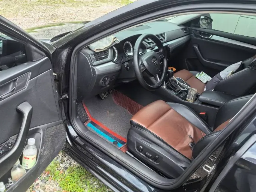 2018 Skoda Superb 1.8T 180HP L4 7DCT,autocango,china used car exporter,china ev exporter,chinese used car exporter,chinese used ev exporter