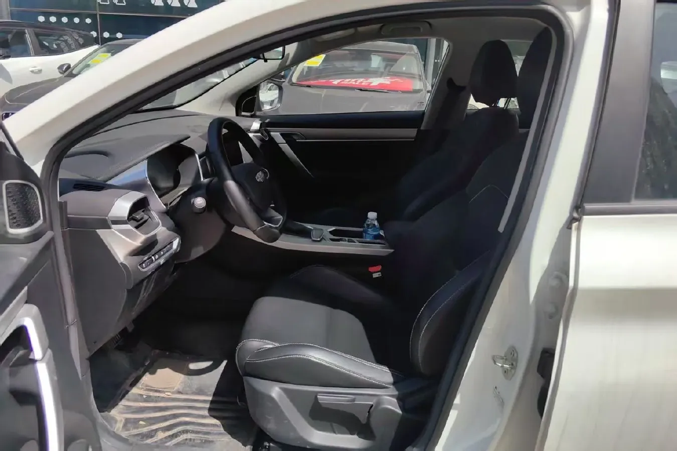 2025 Geely Coolray 1.5L 126HP L4 CVT,autocango,china used car exporter,china ev exporter,chinese used car exporter,chinese used ev exporter