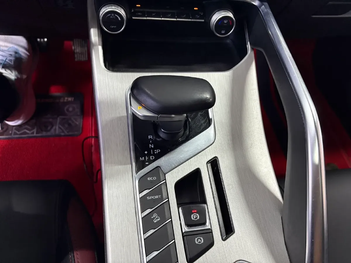 2021 Geely Coolray 1.4T 141HP L4 6DCT,autocango,china used car exporter,china ev exporter,chinese used car exporter,chinese used ev exporter