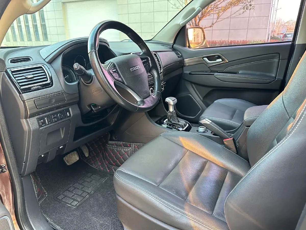 2018 Isuzu Mu-X 1.9T 163HP L4 6AT,autocango,china used car exporter,china ev exporter,chinese used car exporter,chinese used ev exporter