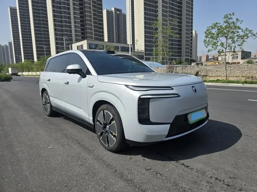 2025 Denza DenzaN8L 2.0T 207HP L4 E-CVT PHEV,autocango,china used car exporter,china ev exporter,chinese used car exporter,chinese used ev exporter