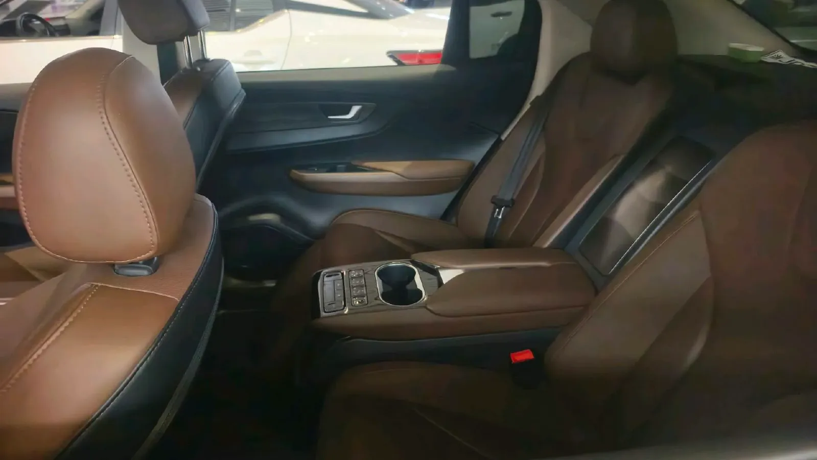 2022 HongQi E-QM5 BEV 56KWH,autocango,china used car exporter,china ev exporter,chinese used car exporter,chinese used ev exporter