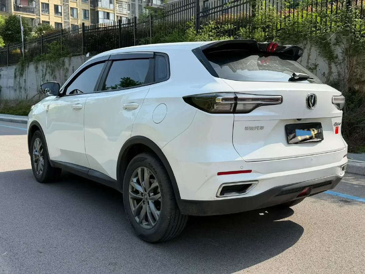 2022 ChangAn UNI-V 1.5T 188HP L4 7DCT,autocango,china used car exporter,china ev exporter,chinese used car exporter,chinese used ev exporter