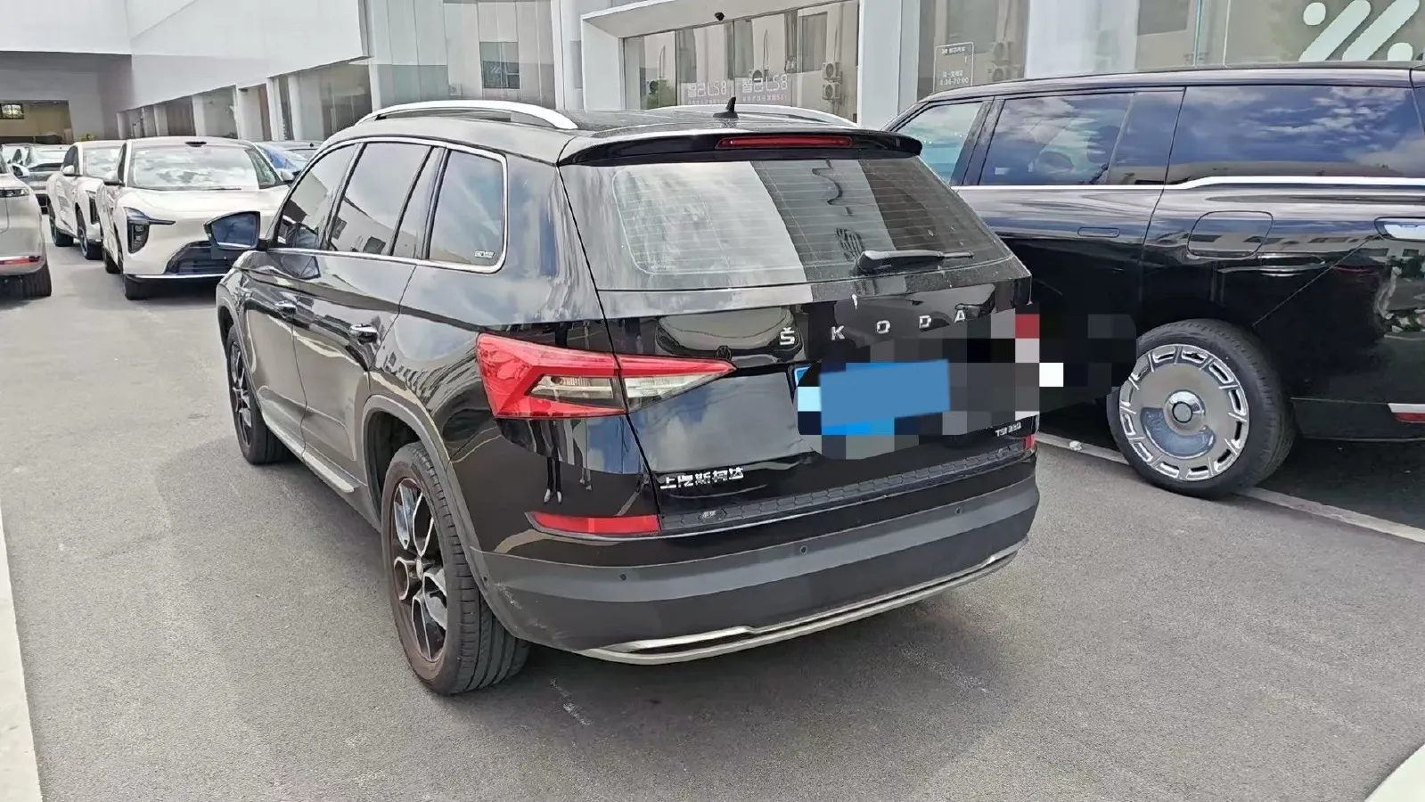 2019 Skoda Superb 2.0T 220HP L4 7DCT,autocango,china used car exporter,china ev exporter,chinese used car exporter,chinese used ev exporter