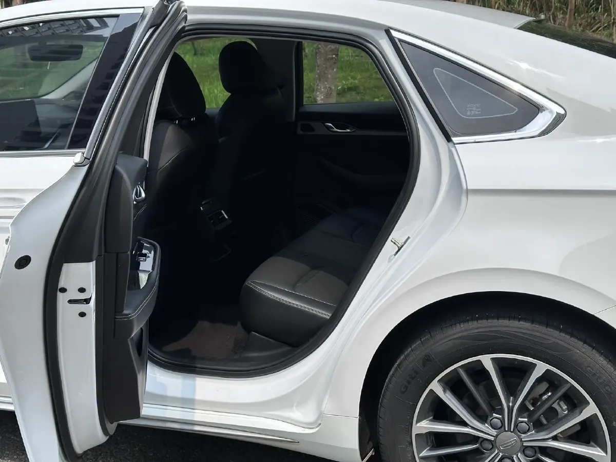 2021 Geely Preface 2.0T 190HP L4 7DCT,autocango,china used car exporter,china ev exporter,chinese used car exporter,chinese used ev exporter