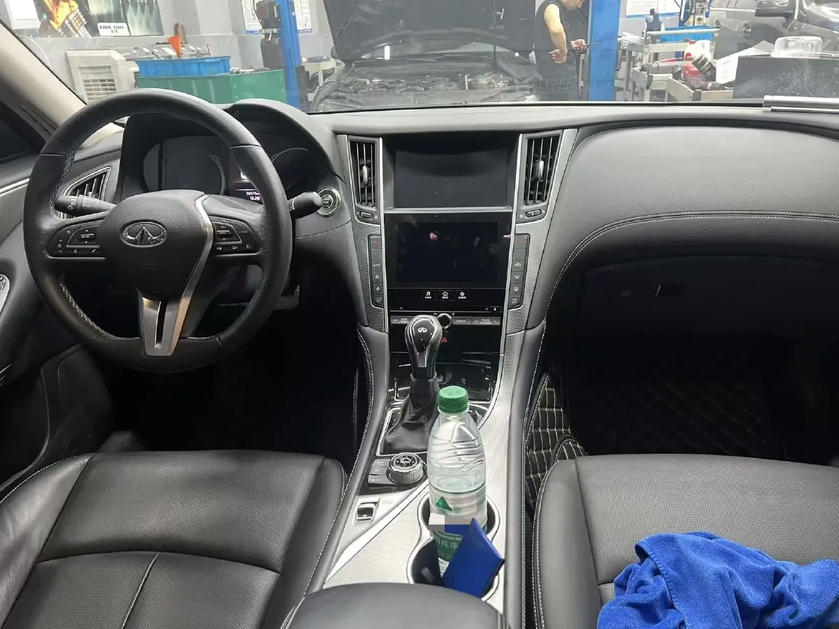 2018 Jeep Grand Commander 2.0T 265HP L4 9AT,autocango,china used car exporter,china ev exporter,chinese used car exporter,chinese used ev exporter