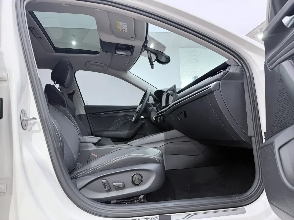 2021 Skoda Octavia 1.4T 150HP L4 7DCT,autocango,china used car exporter,china ev exporter,chinese used car exporter,chinese used ev exporter