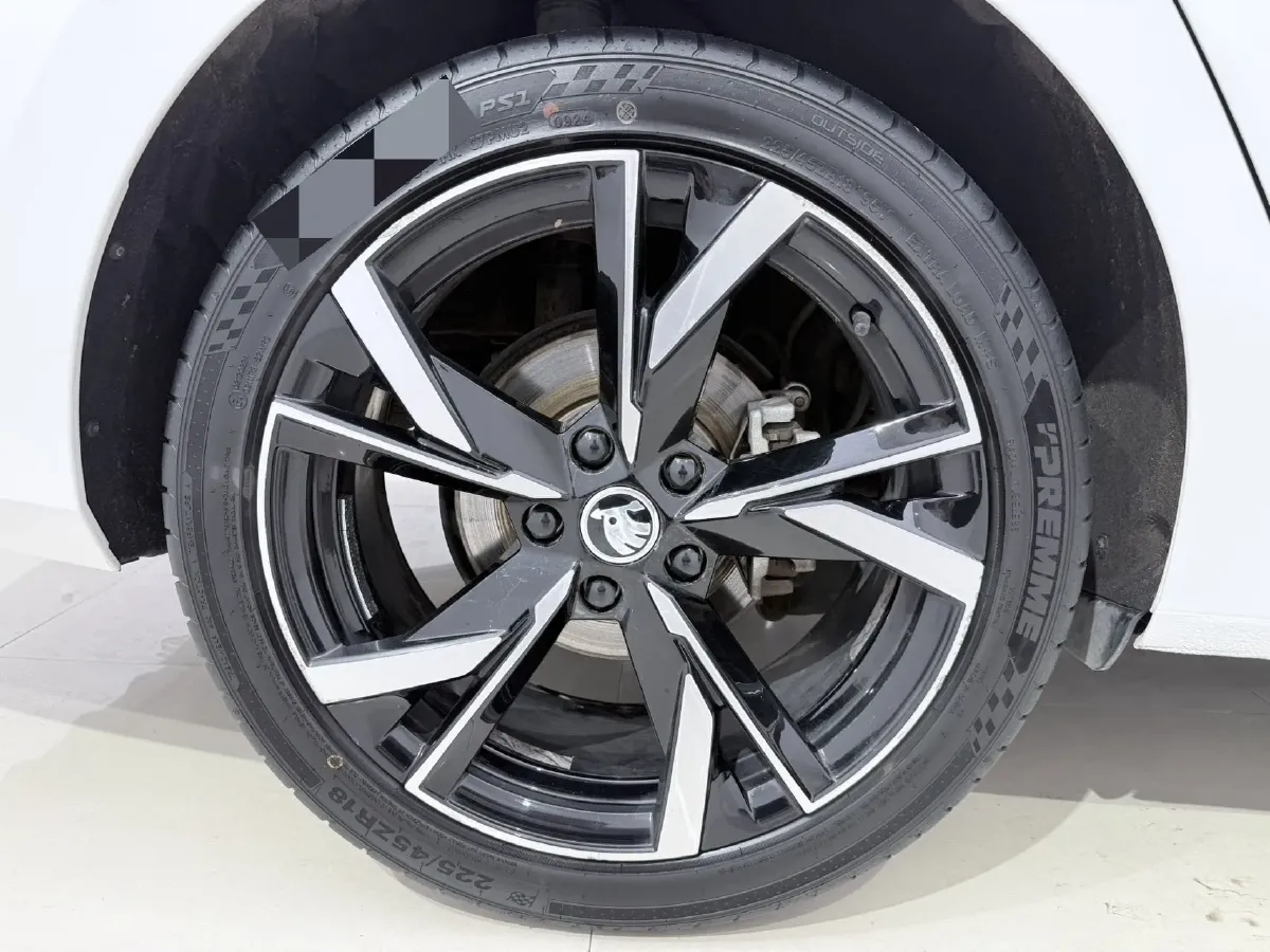 2021 Skoda Octavia 1.4T 150HP L4 7DCT,autocango,china used car exporter,china ev exporter,chinese used car exporter,chinese used ev exporter