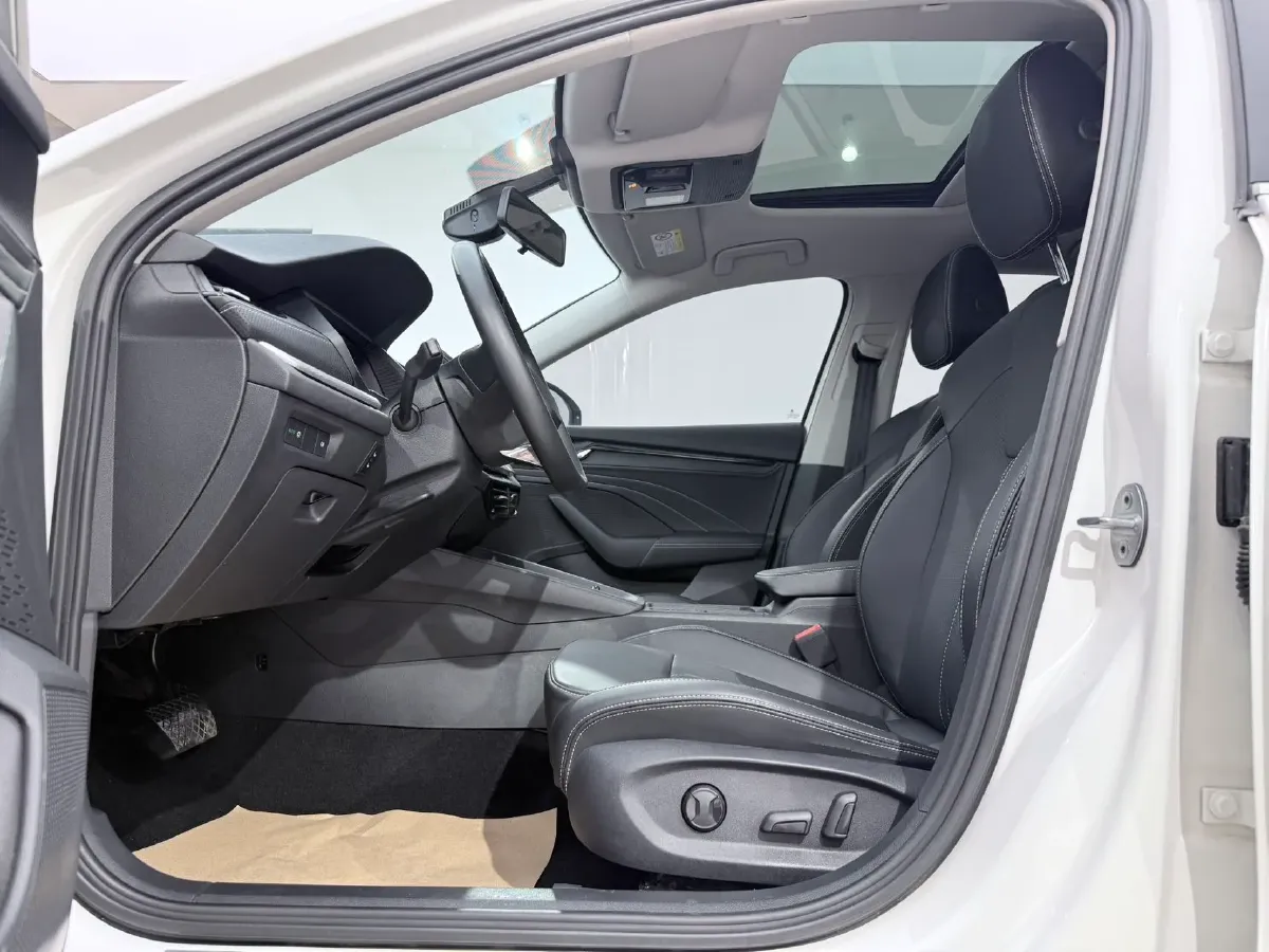 2021 Skoda Octavia 1.4T 150HP L4 7DCT,autocango,china used car exporter,china ev exporter,chinese used car exporter,chinese used ev exporter