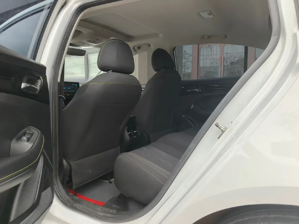 2021 Roewe i5 1.5L 120HP L4 CVT,autocango,china used car exporter,china ev exporter,chinese used car exporter,chinese used ev exporter