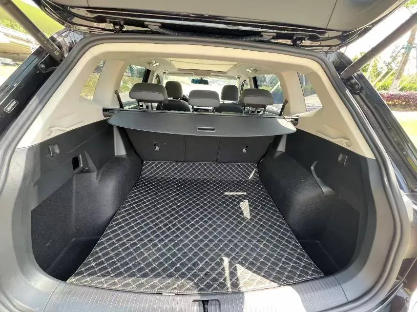 2024 Volkswagen Tiguan L 2.0T 186HP L4 7DCT,autocango,china used car exporter,china ev exporter,chinese used car exporter,chinese used ev exporter