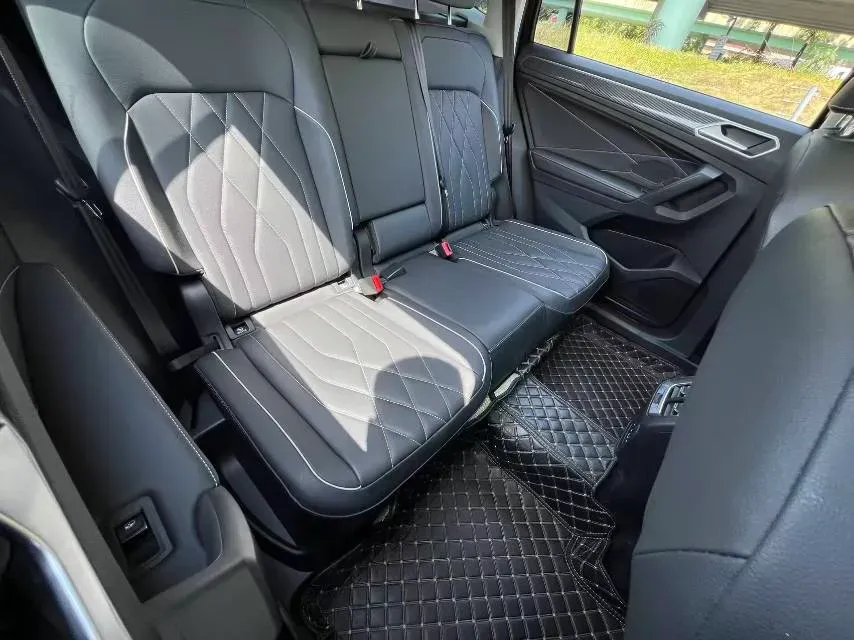 2024 Volkswagen Tiguan L 2.0T 186HP L4 7DCT,autocango,china used car exporter,china ev exporter,chinese used car exporter,chinese used ev exporter