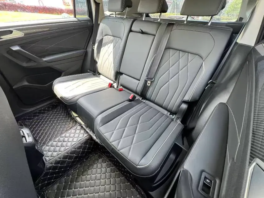 2024 Volkswagen Tiguan L 2.0T 186HP L4 7DCT,autocango,china used car exporter,china ev exporter,chinese used car exporter,chinese used ev exporter