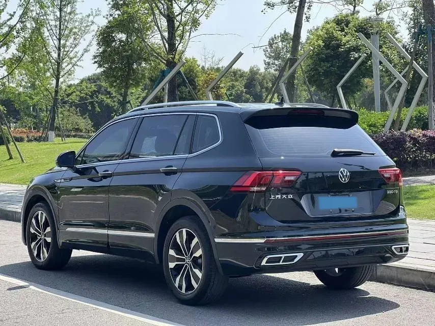 2024 Volkswagen Tiguan L 2.0T 186HP L4 7DCT,autocango,china used car exporter,china ev exporter,chinese used car exporter,chinese used ev exporter