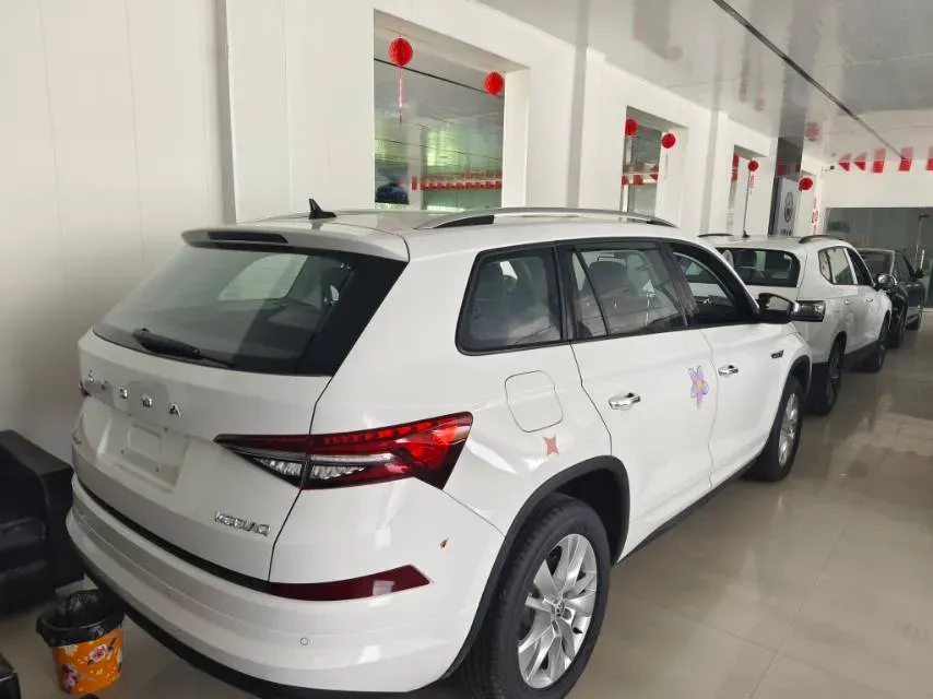 2023 Skoda Kodiak 2.0T 186HP L4 7DCT,autocango,china used car exporter,china ev exporter,chinese used car exporter,chinese used ev exporter