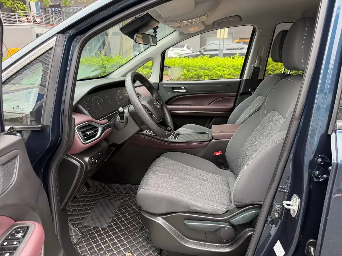 2023 GAC Trumpchi M6 1.5T 177HP L4 7DCT,autocango,china used car exporter,china ev exporter,chinese used car exporter,chinese used ev exporter