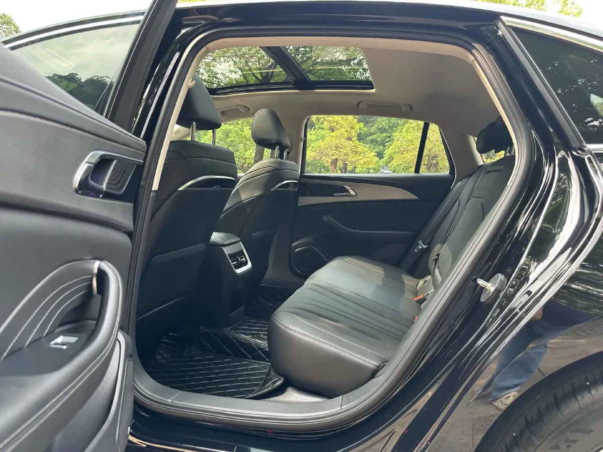 2023 HongQi H5 1.5T 169HP L4 7DCT,autocango,china used car exporter,china ev exporter,chinese used car exporter,chinese used ev exporter