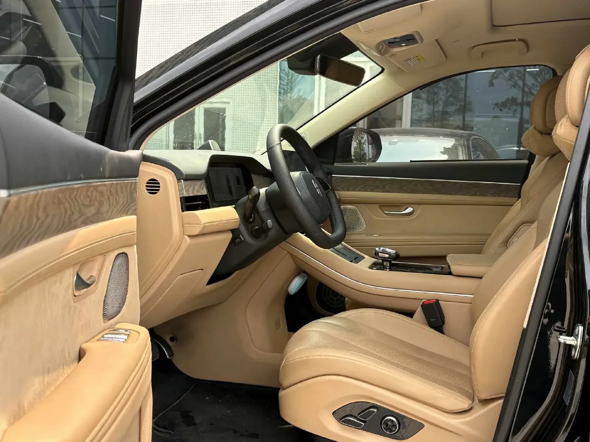 2022 Volvo S60 2.0T 197HP L4 8AT,autocango,china used car exporter,china ev exporter,chinese used car exporter,chinese used ev exporter