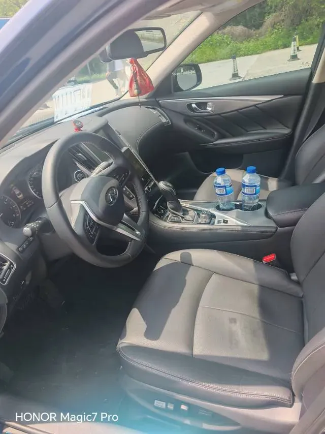 2018 Jeep Grand Commander 2.0T 265HP L4 9AT,autocango,china used car exporter,china ev exporter,chinese used car exporter,chinese used ev exporter