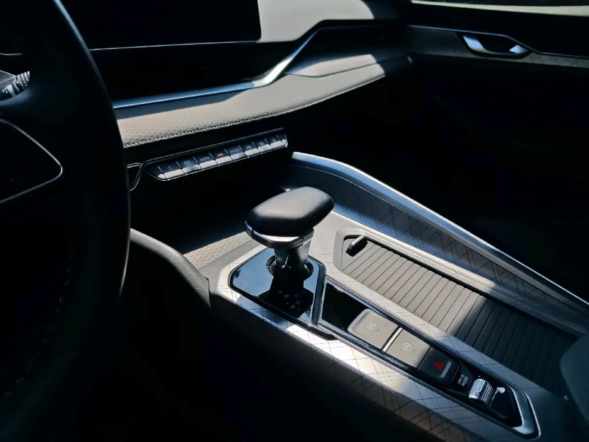 2021 Geely Preface 2.0T 190HP L4 7DCT,autocango,china used car exporter,china ev exporter,chinese used car exporter,chinese used ev exporter