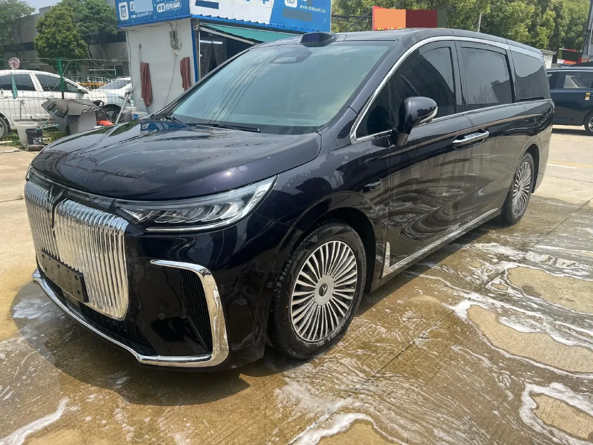 2025 Voyah Dream 1.5T 150HP L4 PHEV 41.7KWH,autocango,china used car exporter,china ev exporter,chinese used car exporter,chinese used ev exporter