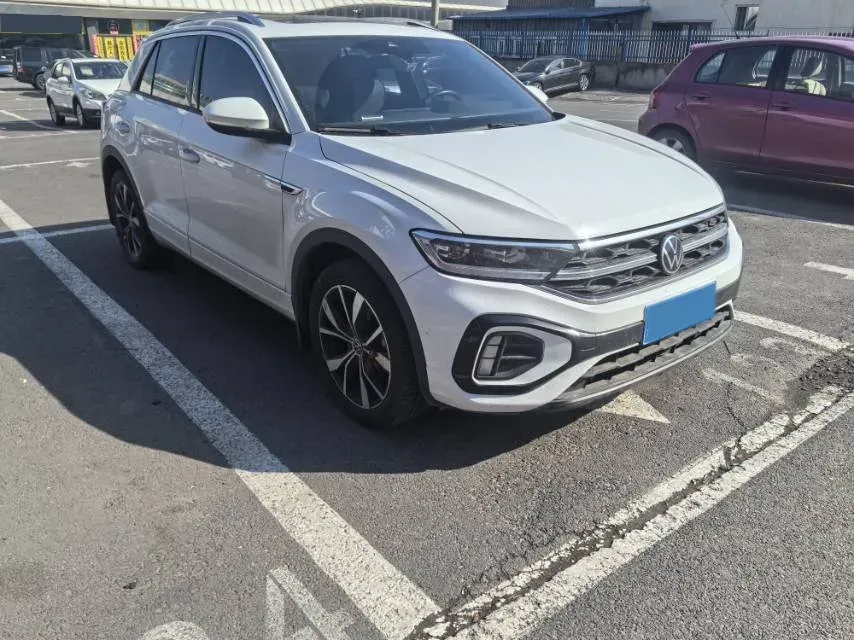 2023 Volkswagen T-Roc 1.5T 160HP L4 7DCT,autocango,china used car exporter,china ev exporter,chinese used car exporter,chinese used ev exporter
