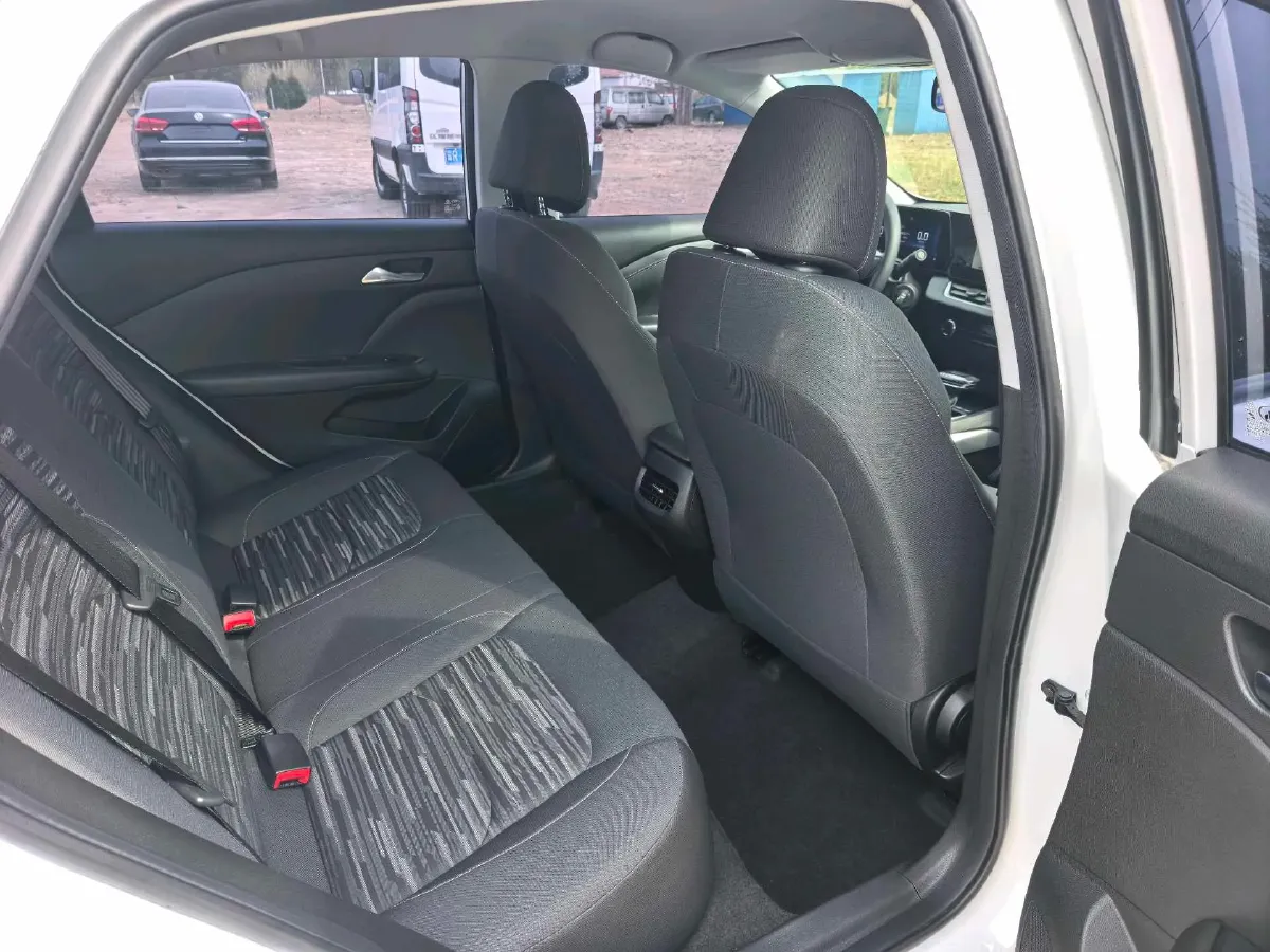 2023 Chevrolet Monza 1.5L 113HP L4 6DCT,autocango,china used car exporter,china ev exporter,chinese used car exporter,chinese used ev exporter