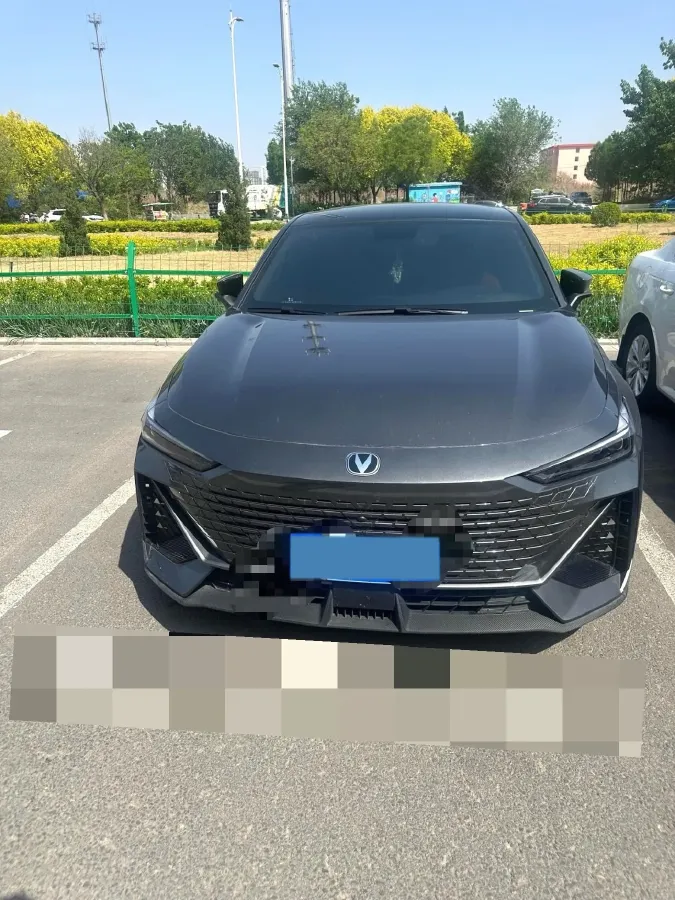 2022 ChangAn UNI-V 1.5T 188HP L4 7DCT,autocango,china used car exporter,china ev exporter,chinese used car exporter,chinese used ev exporter