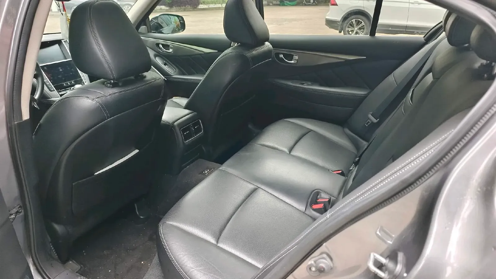 2018 Jeep Grand Commander 2.0T 265HP L4 9AT,autocango,china used car exporter,china ev exporter,chinese used car exporter,chinese used ev exporter