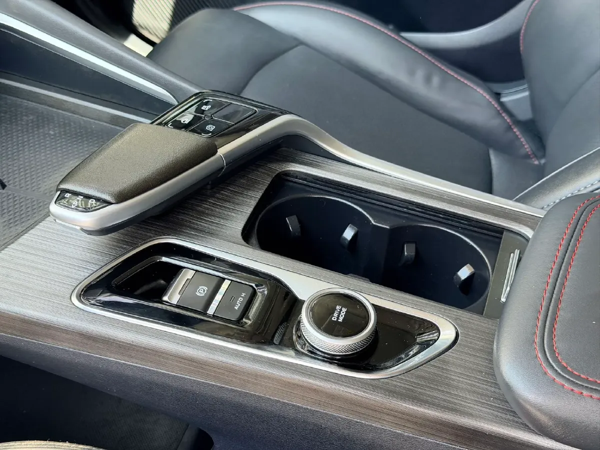 2020 ChangAn UNI-T 1.5T 180HP L4 7DCT,autocango,china used car exporter,china ev exporter,chinese used car exporter,chinese used ev exporter