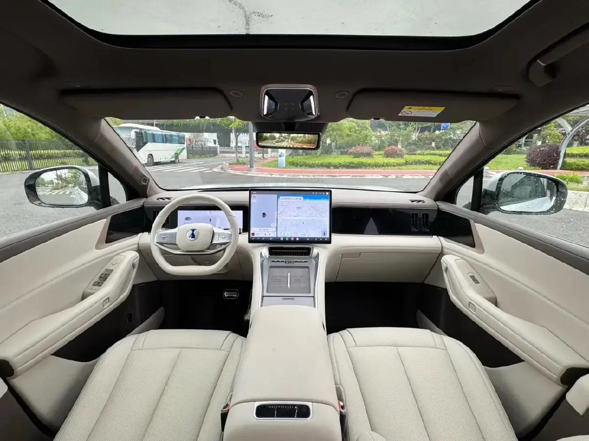 2025 Denza DenzaN8L 2.0T 207HP L4 E-CVT PHEV,autocango,china used car exporter,china ev exporter,chinese used car exporter,chinese used ev exporter