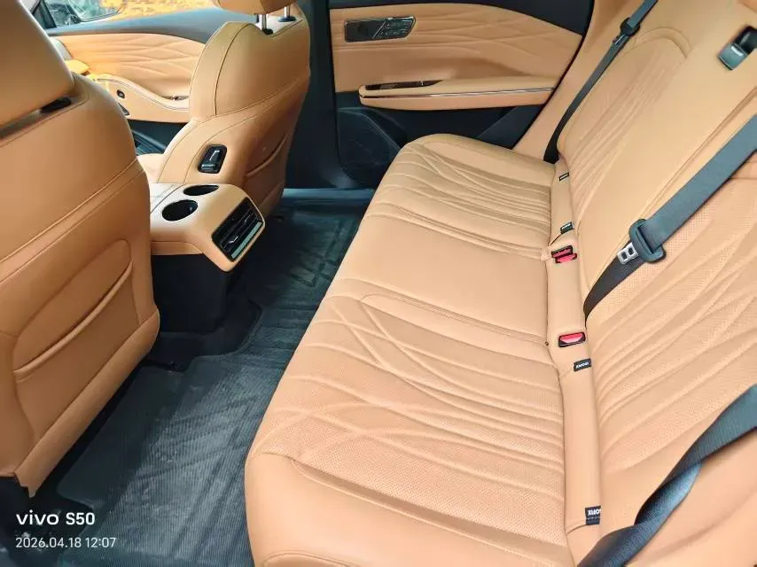 2025 Geely Galaxy Starshine 8 1.5T 163HP L4 3DHT PHEV 27.69KWH,autocango,china used car exporter,china ev exporter,chinese used car exporter,chinese used ev exporter