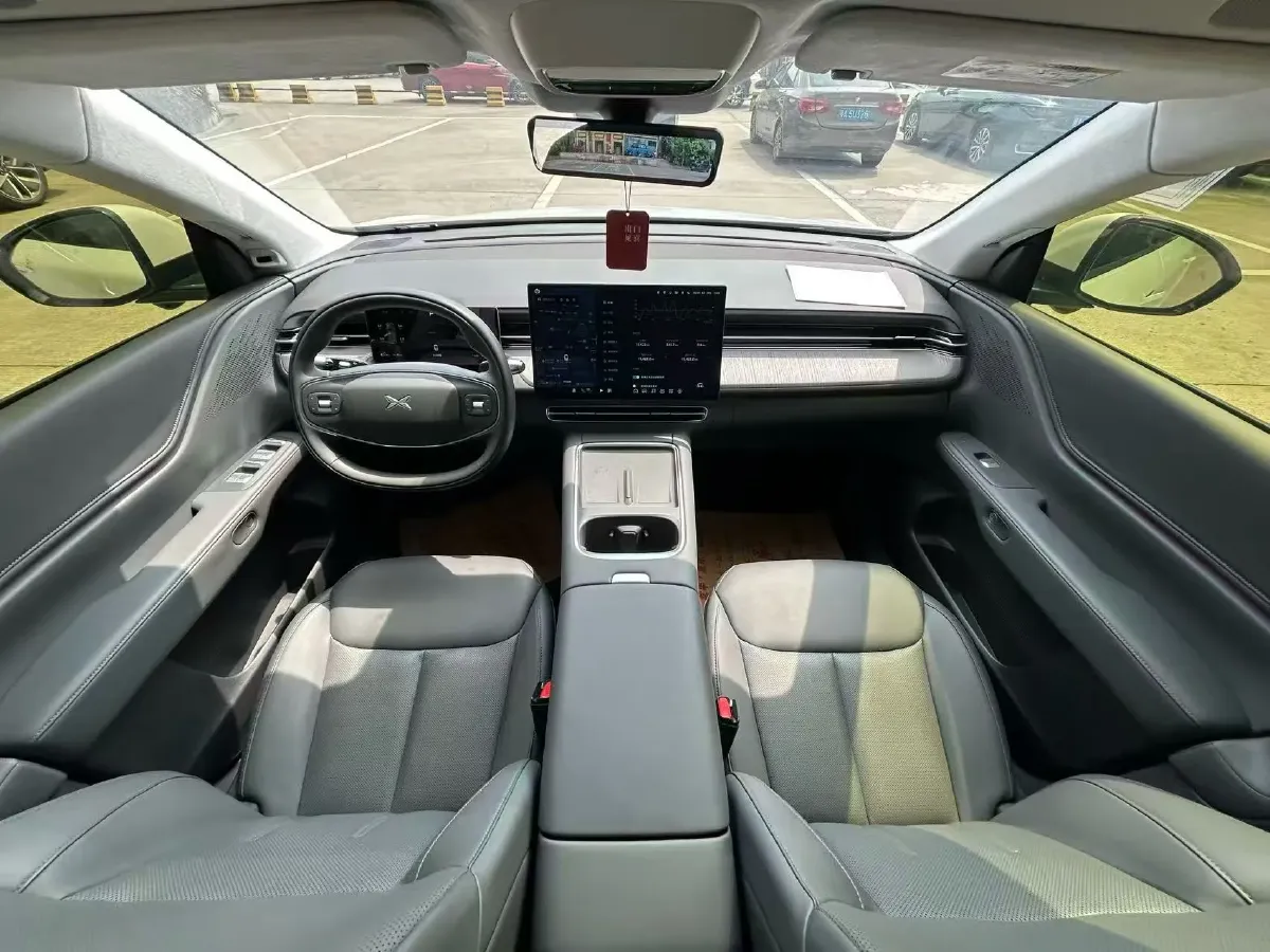 2025 Xpeng G6 BEV 68.5KWH,autocango,china used car exporter,china ev exporter,chinese used car exporter,chinese used ev exporter