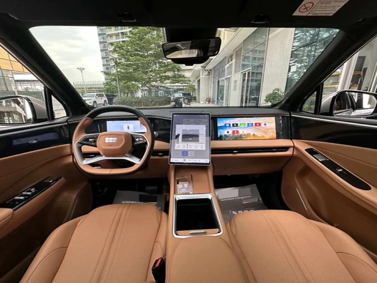 2025 Skyworth HT-i 1.5T 156HP L4 1DHT PHEV,autocango,china used car exporter,china ev exporter,chinese used car exporter,chinese used ev exporter