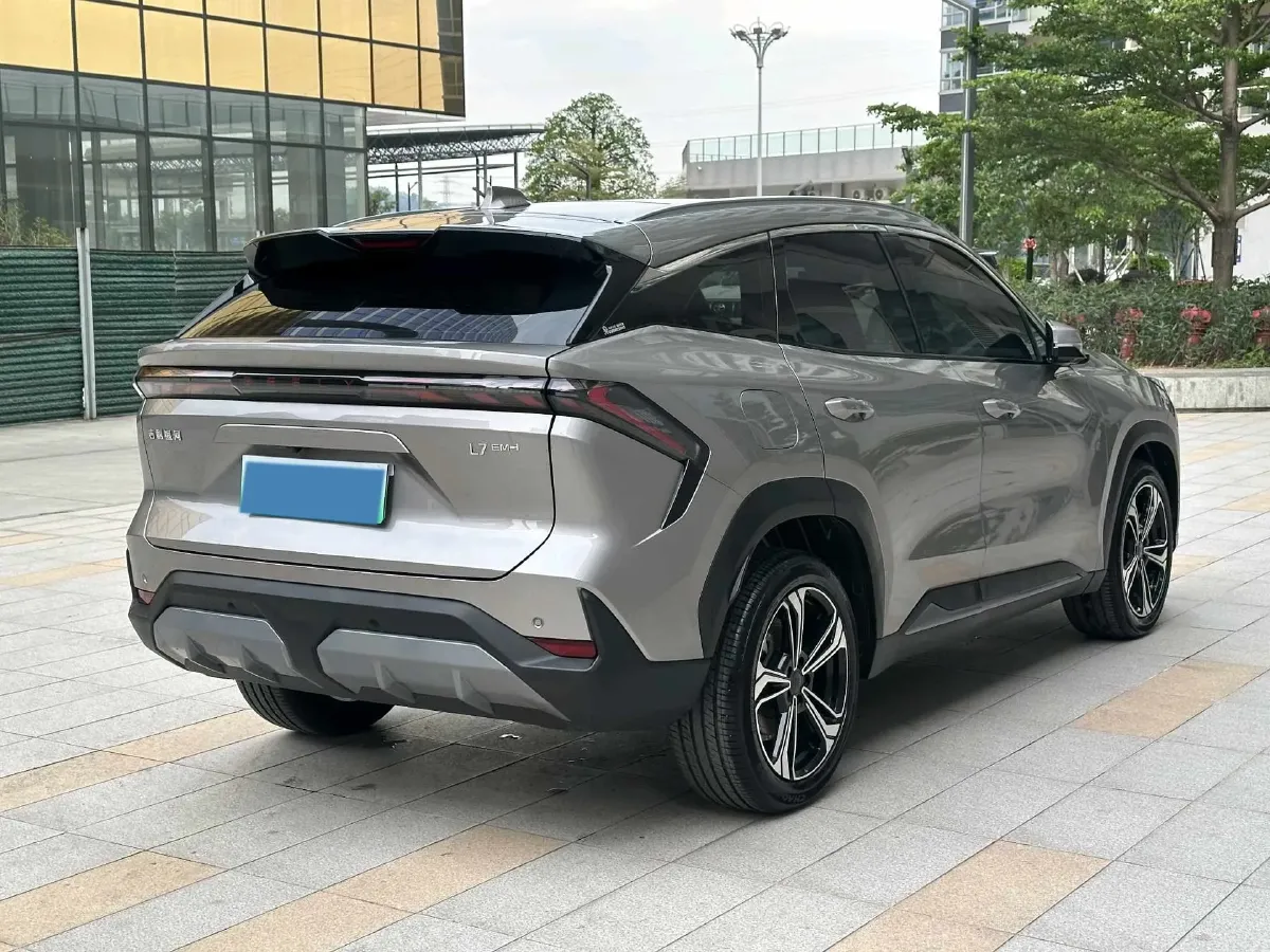 2025 Skyworth HT-i 1.5T 156HP L4 1DHT PHEV,autocango,china used car exporter,china ev exporter,chinese used car exporter,chinese used ev exporter