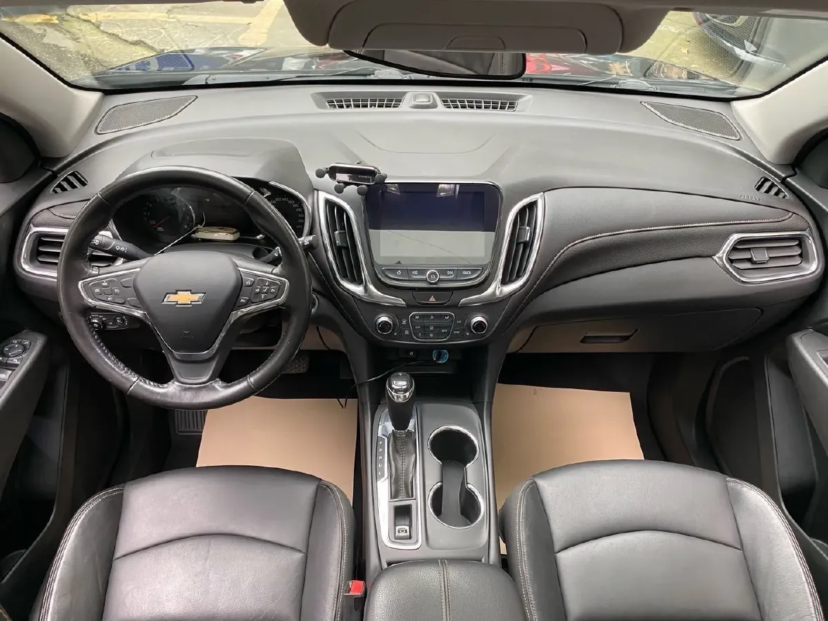 2018 Chevrolet Equinox 2.0T 260HP L4 9AT,autocango,china used car exporter,china ev exporter,chinese used car exporter,chinese used ev exporter