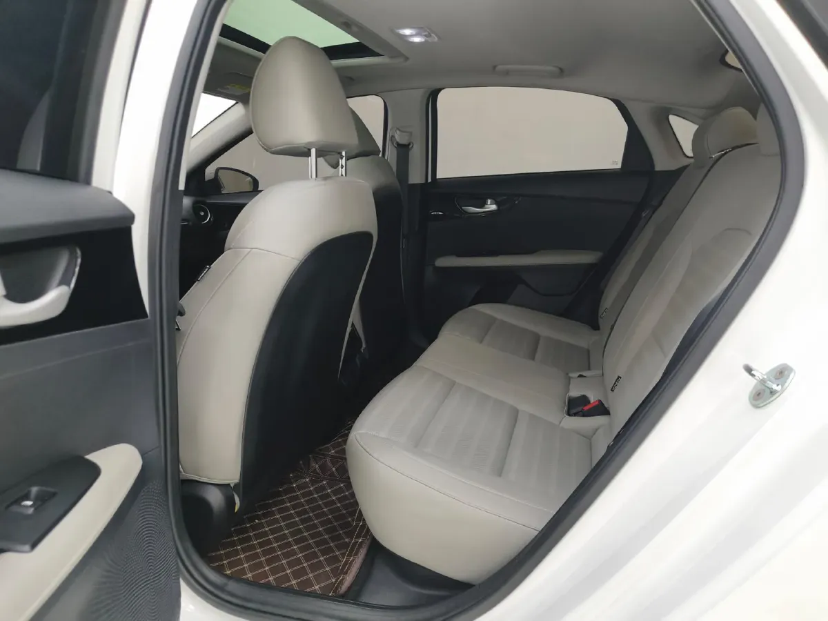 2023 Kia K3 1.4T 140HP L4 7DCT,autocango,china used car exporter,china ev exporter,chinese used car exporter,chinese used ev exporter