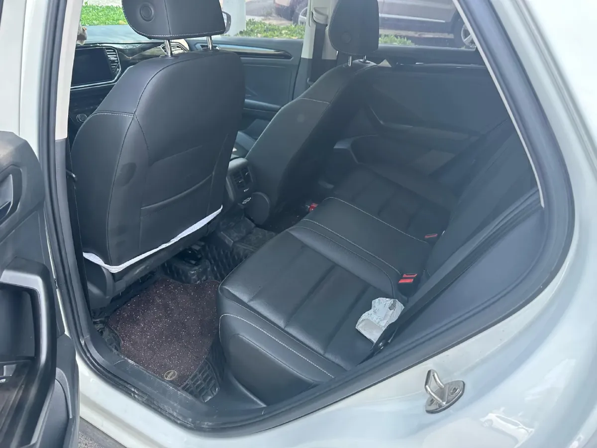 2022 Volkswagen T-Roc 1.4T 150HP L4 7DCT,autocango,china used car exporter,china ev exporter,chinese used car exporter,chinese used ev exporter